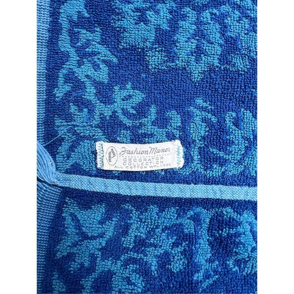 Vintage Set of Fingertip or Hand Towels - Picture 6 of 6